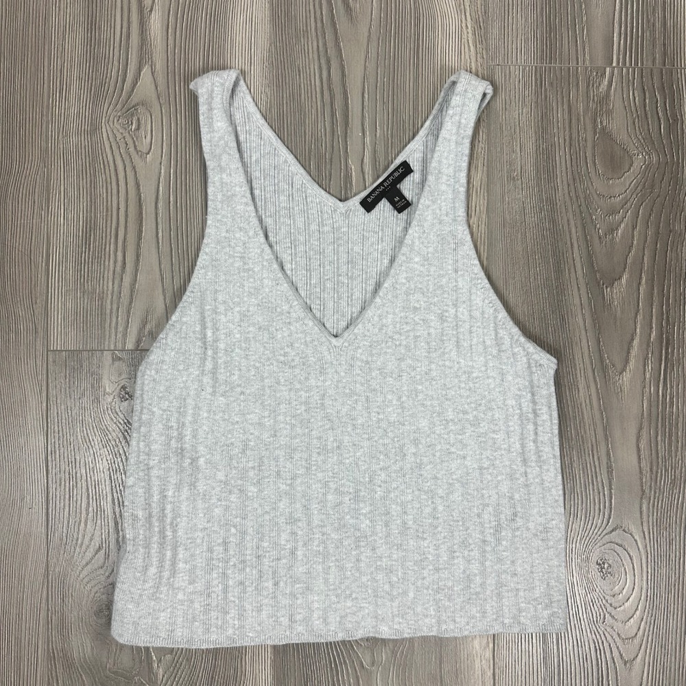 Banana Republic Gray Ribbed Vneck Sweater Tank Top - SIZE M Minimalist